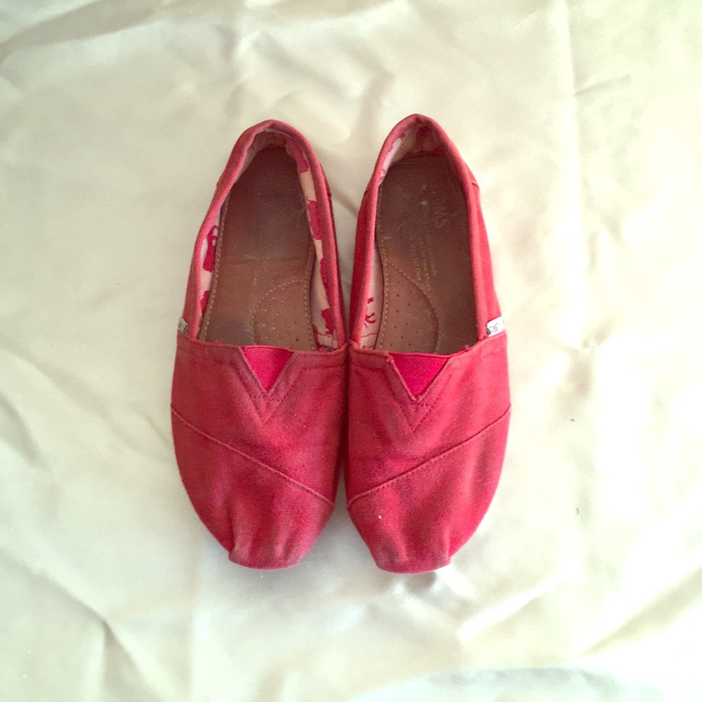 Toms Classic Red